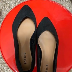 Pointy toe flats